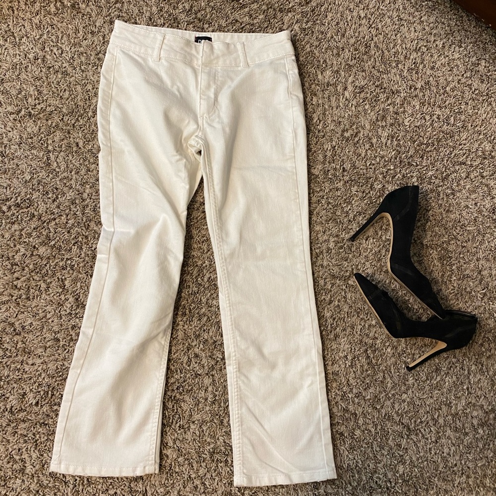 White cropped BDG pants